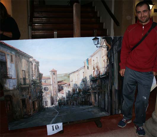 Iker Mugarra San Martin con su cuadro premiado