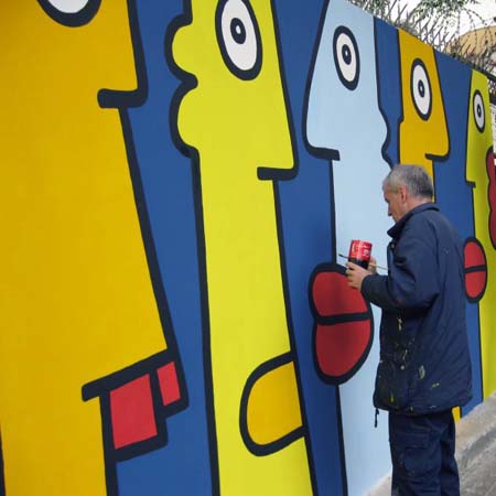Los primeros lienzos en desmantelarse han sido las obras de Thierry Noir y la de Ines Bayer