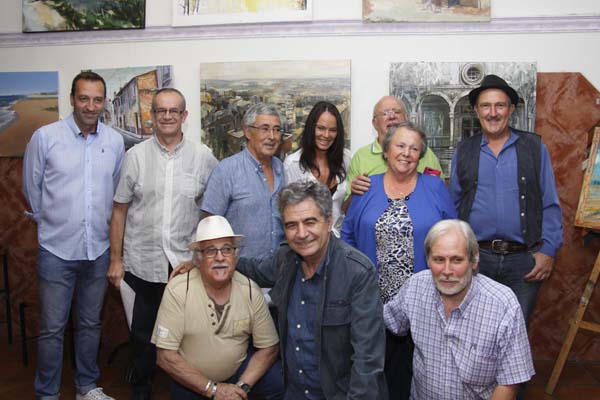 foto general con los ganadores del certamen y los miembros del jurado