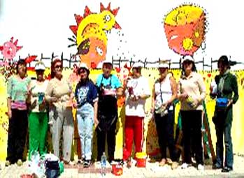 aficionadas-en-malaga-pintan-murales