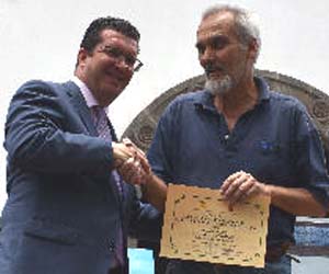 Entrega del primer premio a Ernesto Jesús Rodríguez Jiménez