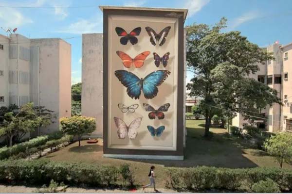Mural de las Mariposas sobre la Avenida Bonampak