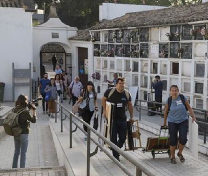 Entrada al cementerio de los artistas