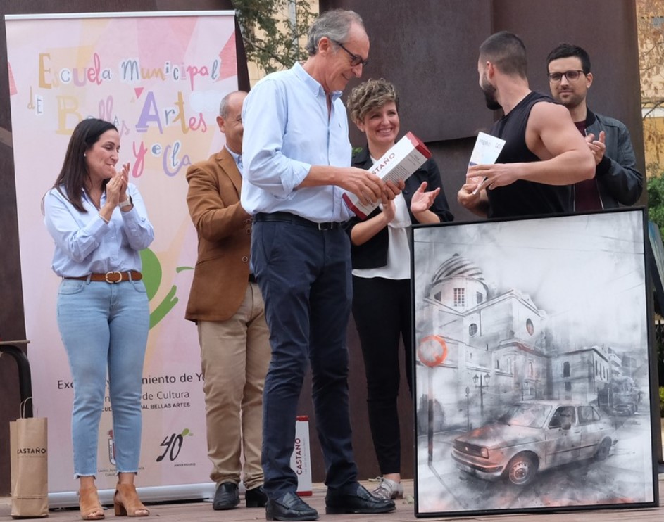 Pulsa para ampliar Entrega del 5º Premio Bodegas Castaño Richard García