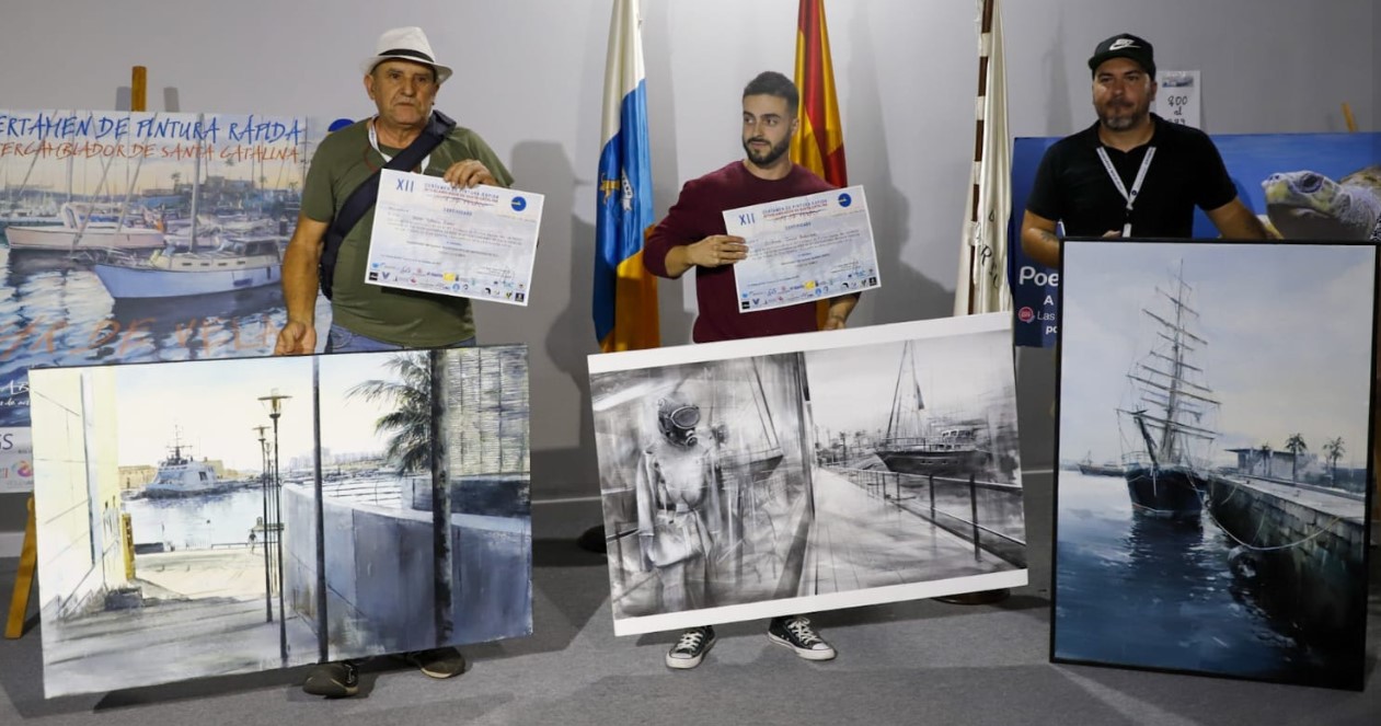 Pulsa para ampliar Por la izquierda el tercer premio, primer premio y el segundo