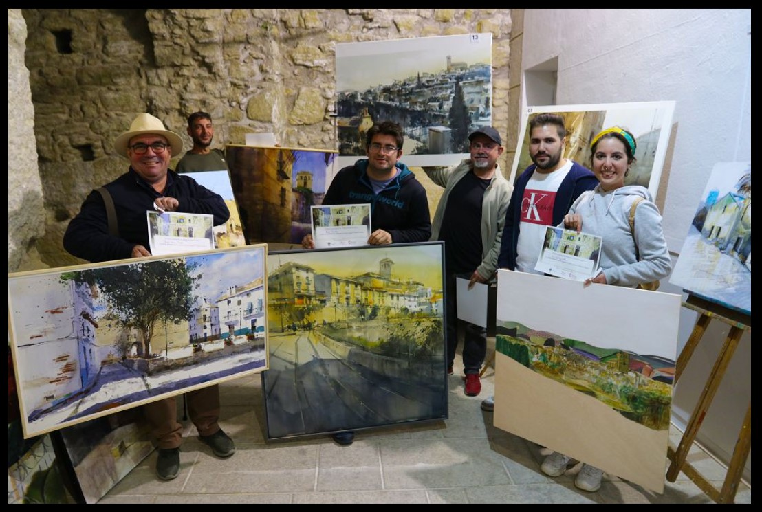 Por la izquierda primer premio, segundo premio y accésit