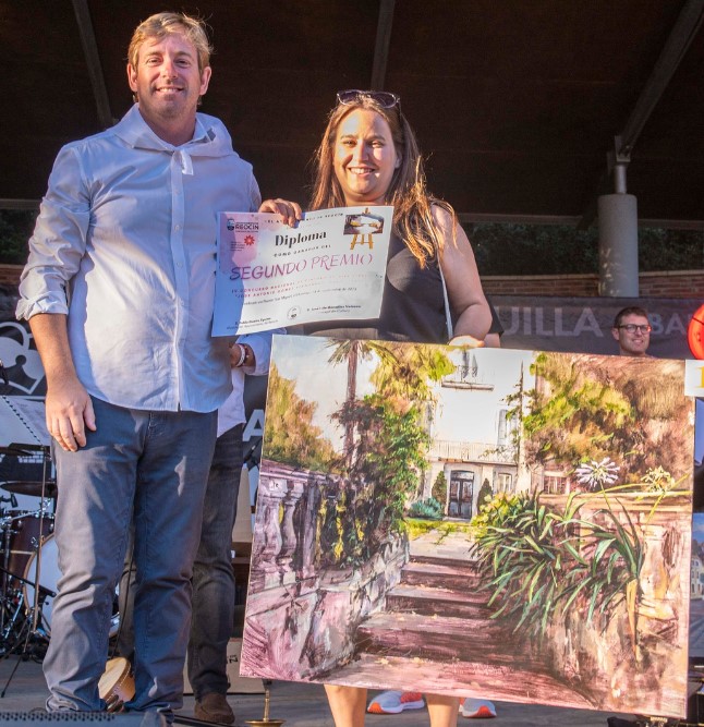 Pulsa para ampliar Entrega del 2º premio a Zara García Saiz