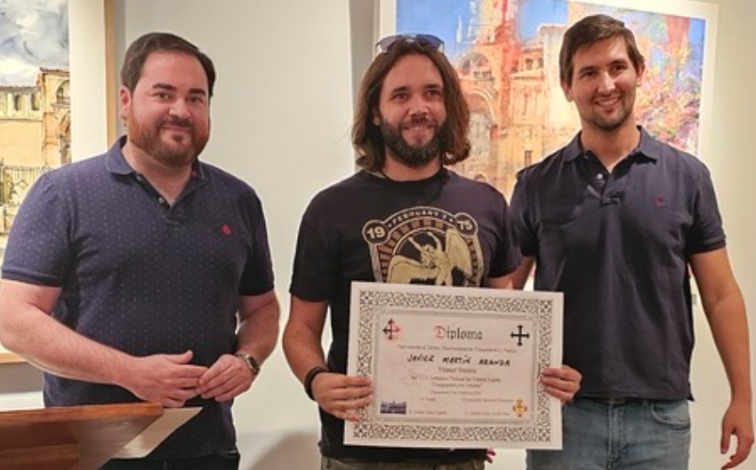 Pulsa para ampliar Los concejales Pablo Camacho y Manuel José Palacios entregan el 1º premio