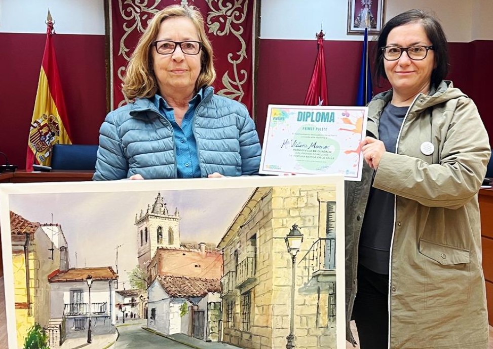Pulsa para ampliar Entrega del 1º Premio de 300 € a Mª Victoria Moreno