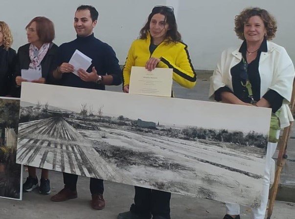 Pulsa para ampliar Entrega del 1° Premio de 1.200 € a María José Muñoz