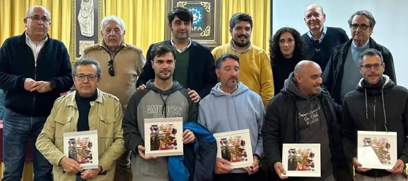 El Jurado con los artistas galardonados