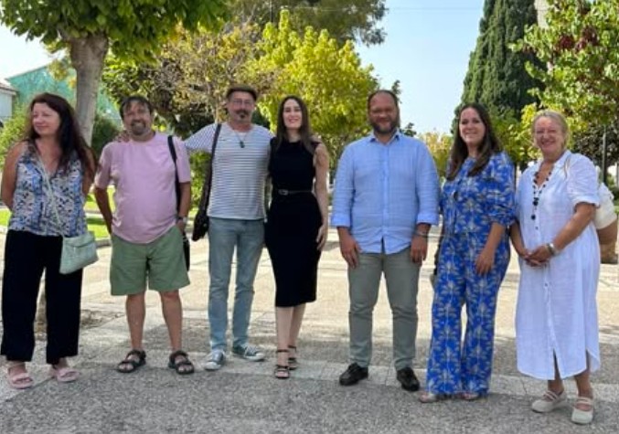 Pulsa para ampliar La concejal de Cultura, Tamara Trujillo y el alcalde, Adrián Vaca con los jurados