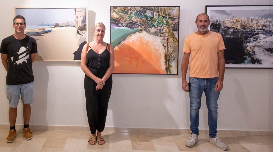 Pulsa para ampliar Por la izquierda el 1º premio, el 2º y el 3º