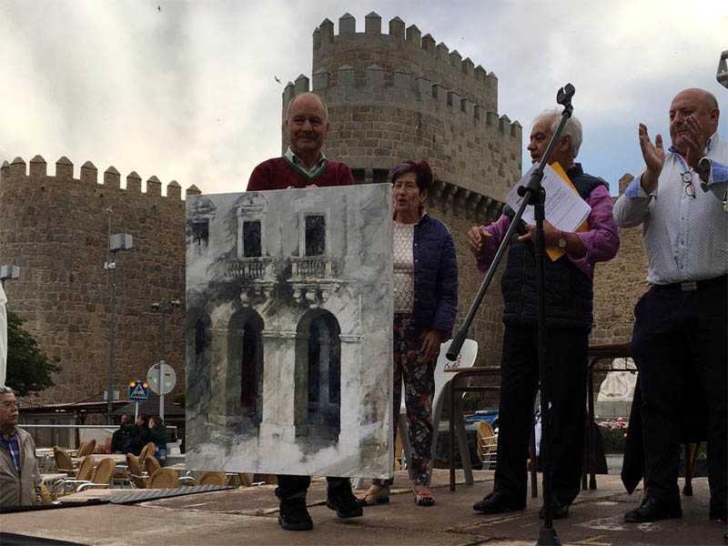 gran-exito-de-publico-y-artistas-en-el-xxix-certamen-nacional-de-pintura-rapida-ciudad-de-avila-organizado-por-el-hogar-de-avila-en-madrid