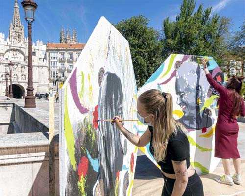 final-del-certamen-de-pintura-mural-al-aire-libre-de-puente-a-puente-de-burgos-organizado-por-la-fundacion-viii-centenario-de-la-catedral-